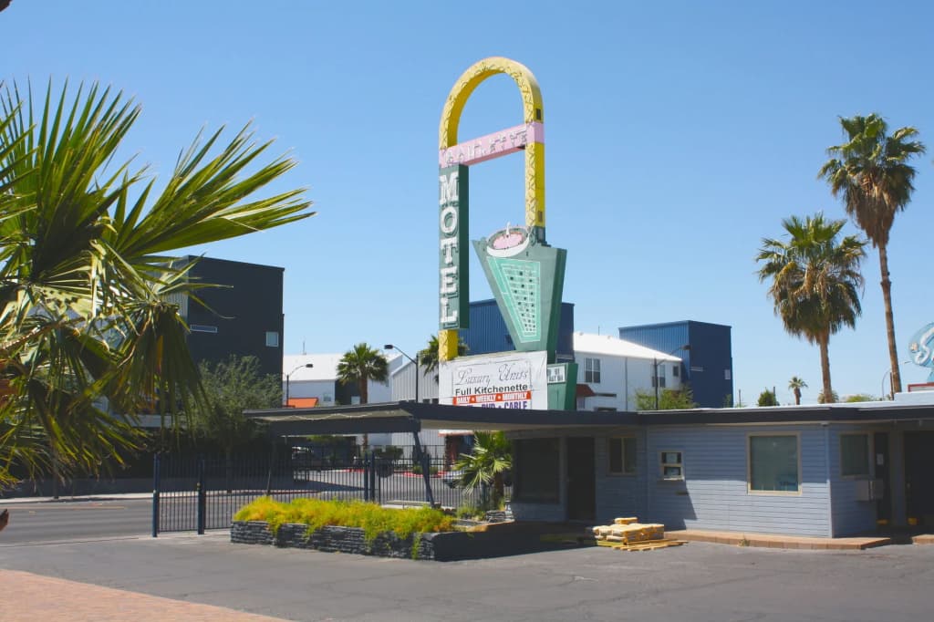 Roulette Motel - photo 17