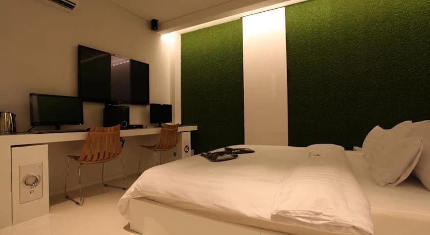 Nine Star Hotel - photo 2