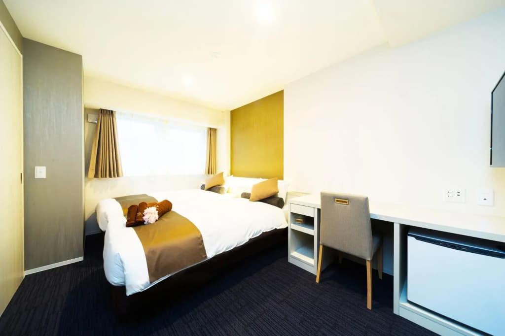 Shinsaibashi Crystal Hotel - photo 4
