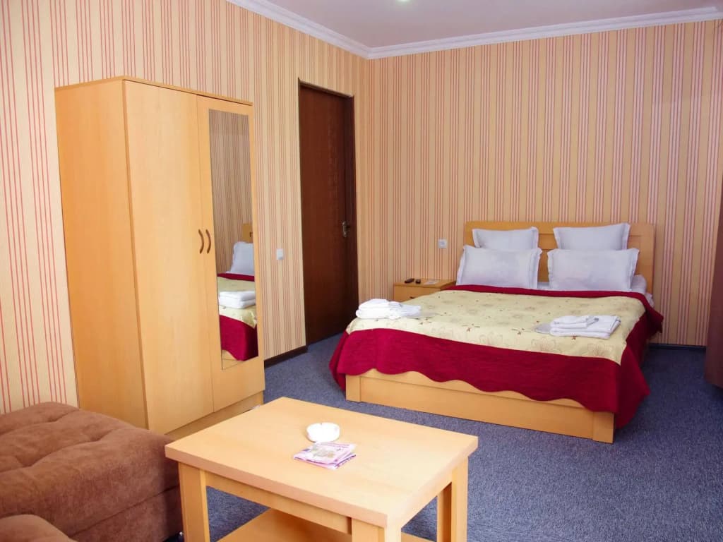 Shalimar Hotel - photo 2