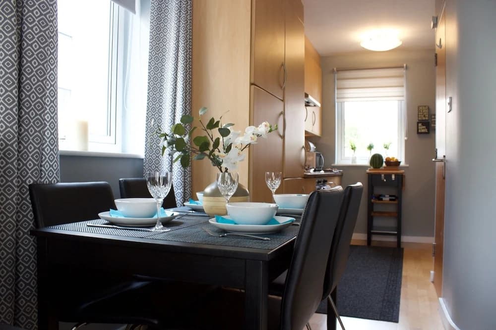 Royal Mile 2 Bedroom Apartment - photo 2
