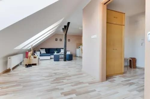 Jane's Attic Apartment - photo 13