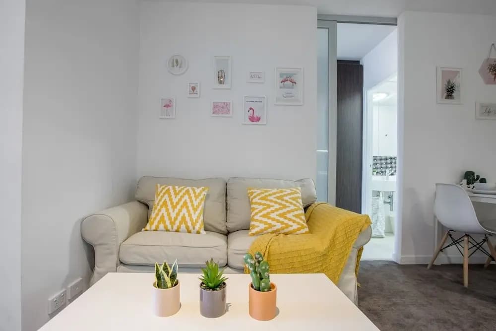 New Renovated & Cozy Apt Closes To Southern Cross - photo 6