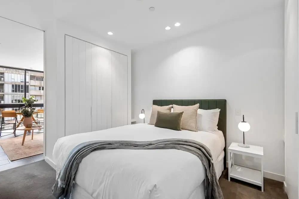 Chic City Escape With Pool, Gym & Parking - photo 1