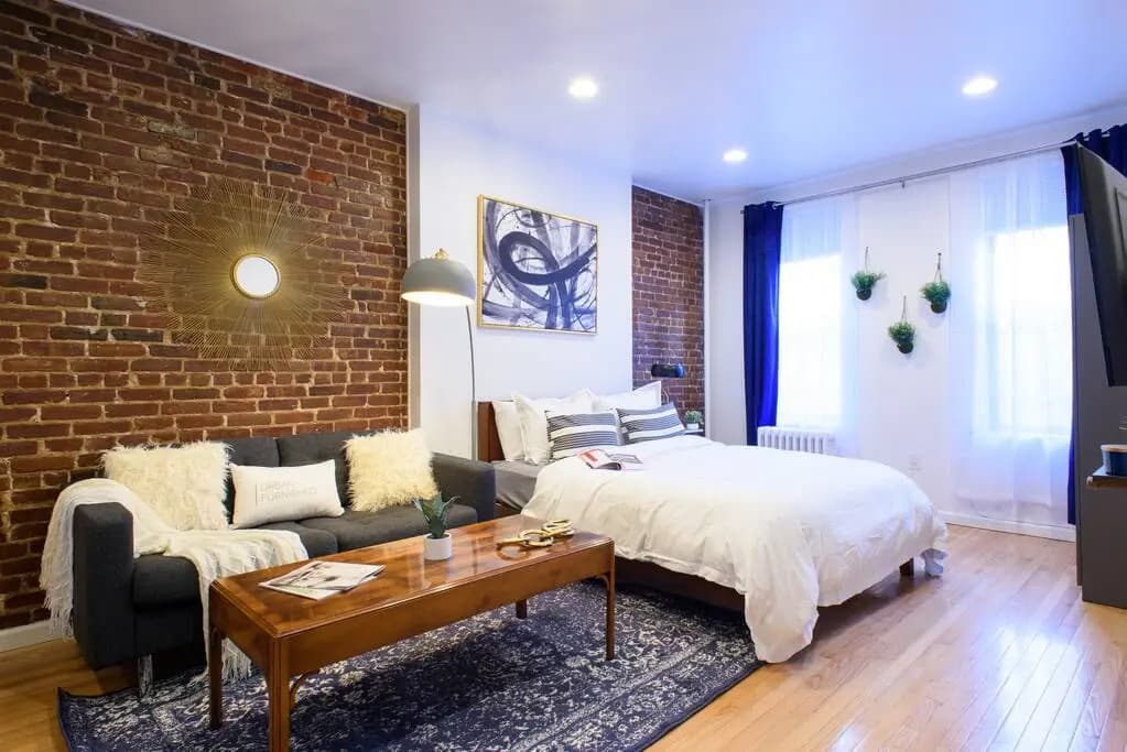 83-3w UES Central Park Newly Furnished XL Studio - photo 4