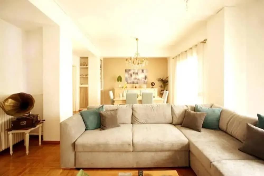 ew Thission Luxury Apartment - photo 5