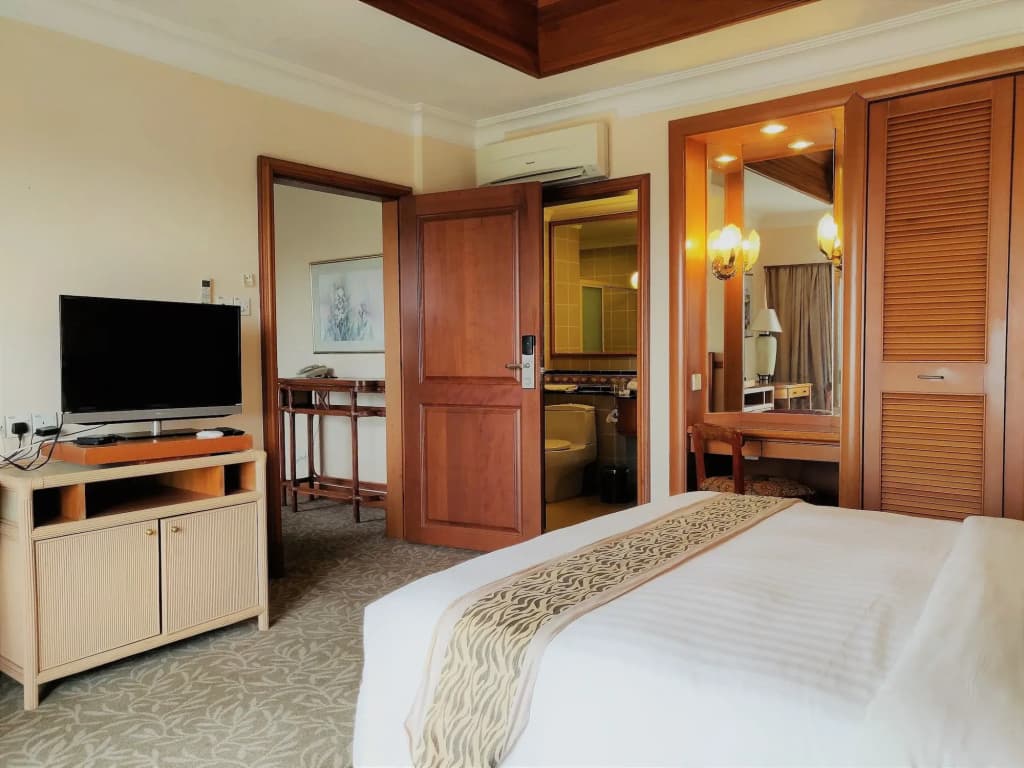 Tiara Labuan Hotel - photo 3