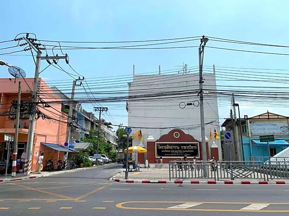 Achcha Hotel - Itsaraphap Mrt Station - Wat Arun - photo 16