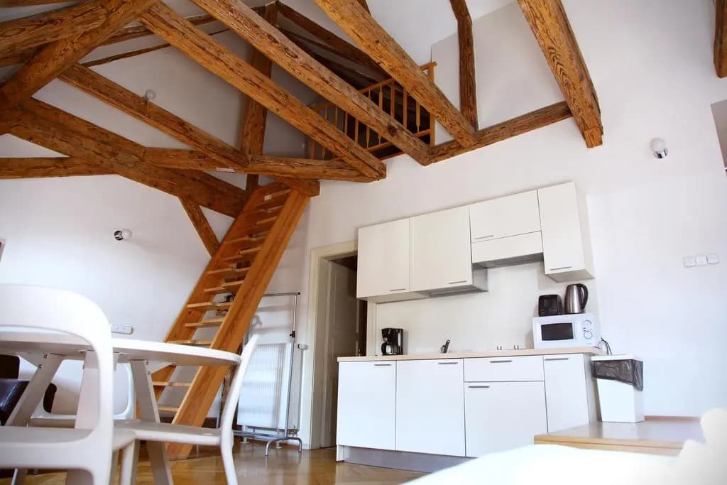 Three Golden Crowns Apartments - photo 6
