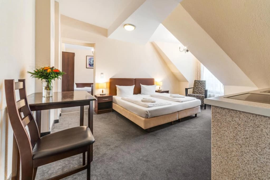 Upper Room Hotel Kurfurstendamm - photo 5