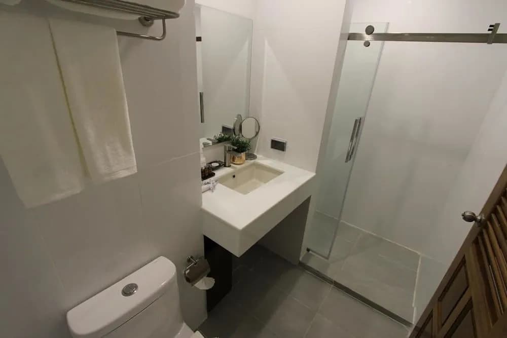 Le Bangkok Hotel - photo 9