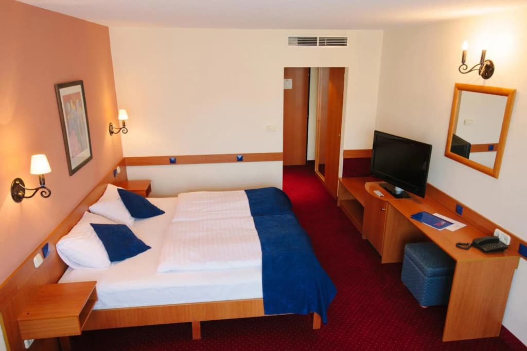Hotel Mediterran - photo 4