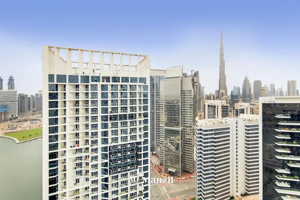 Manzil - 1BR in Business Bay w Burj & Canal Views - photo 9
