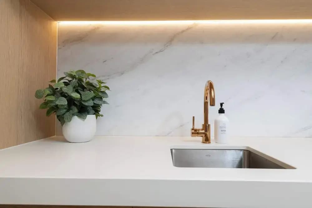 Luxuria Apartments - Collins House - photo 8