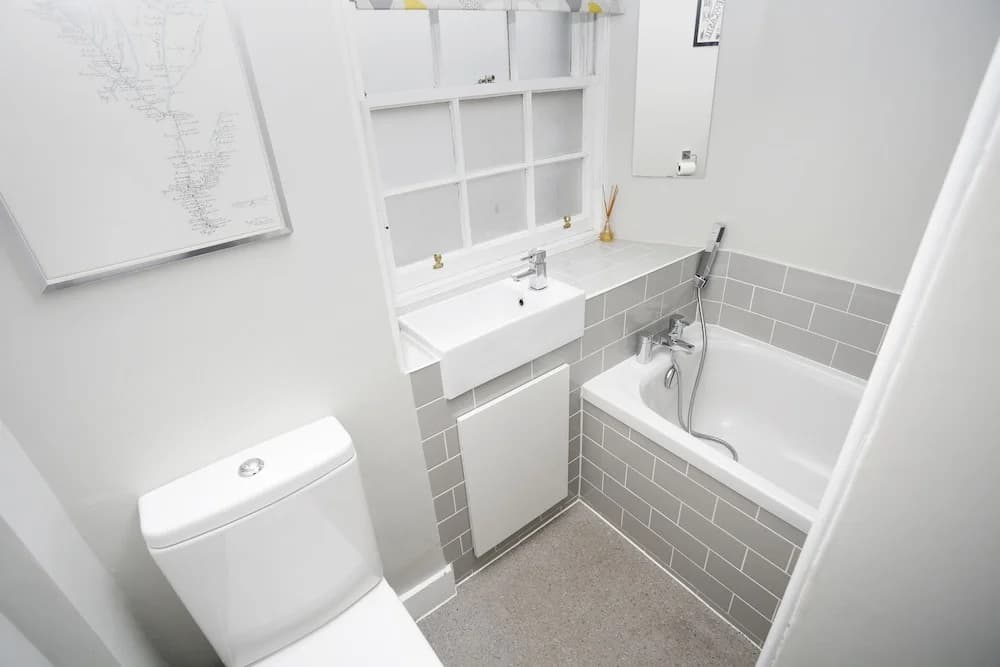Edinburgh Deluxe Hanover Street Apt - photo 8