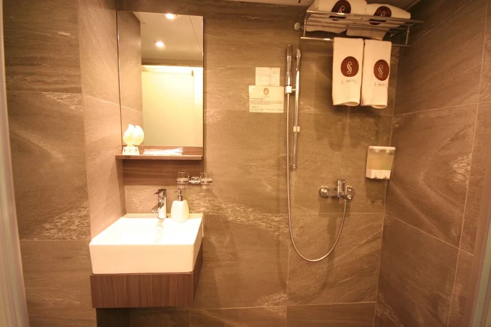 MY Hotel - photo 15
