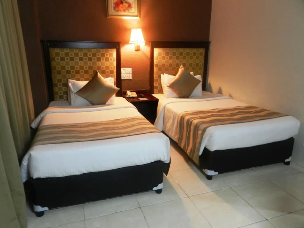 Pearl City Hotel - photo 5