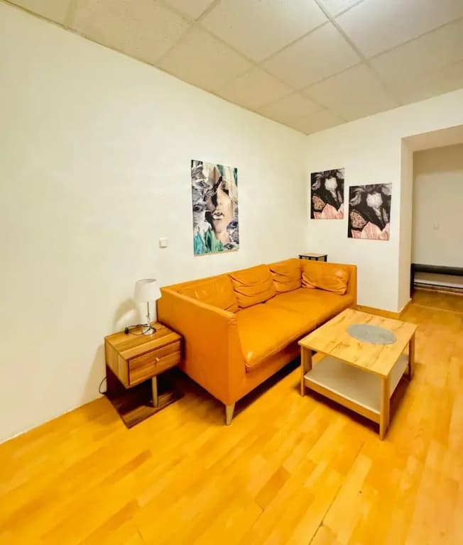 Cozy 2BR Apt Sleeps 6 Direct City Access - photo 3