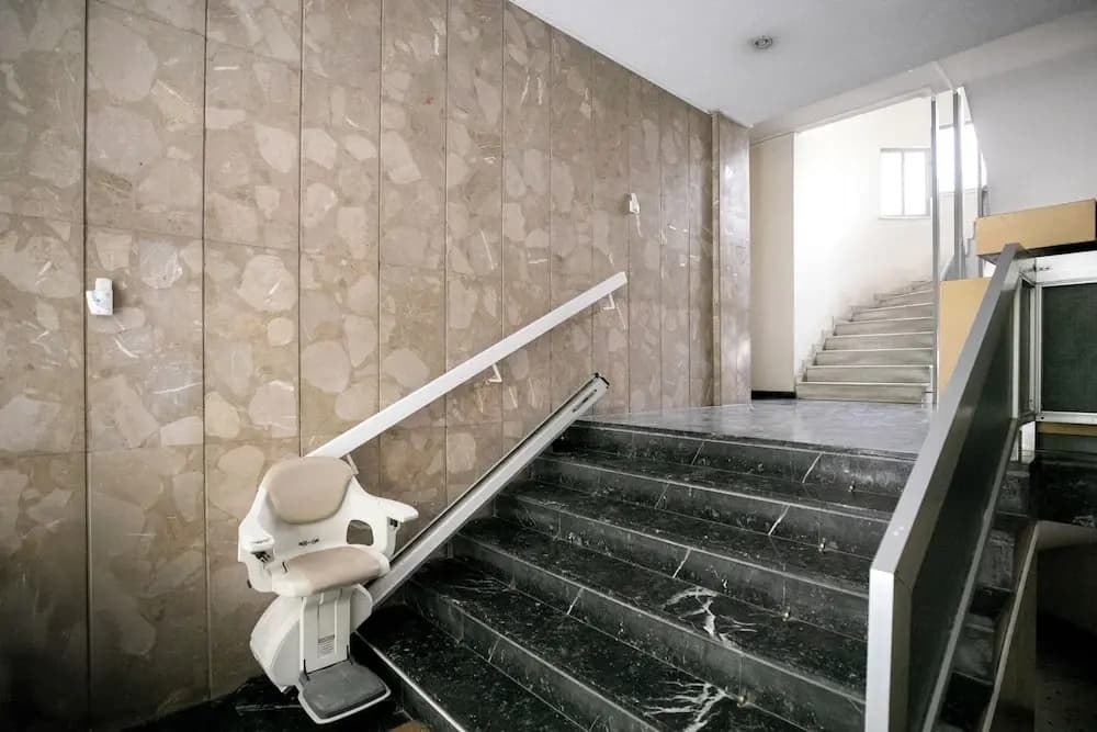 Cozyopolis - Timeless 3-BR in Athens - photo 13