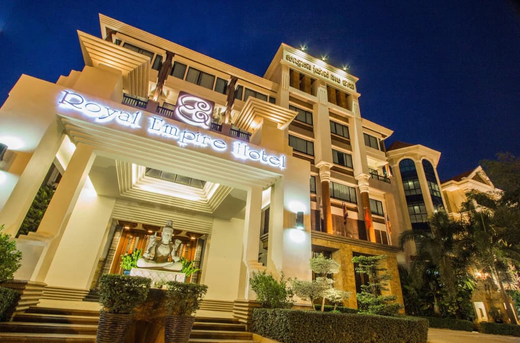 Royal Empire Hotel - photo 1