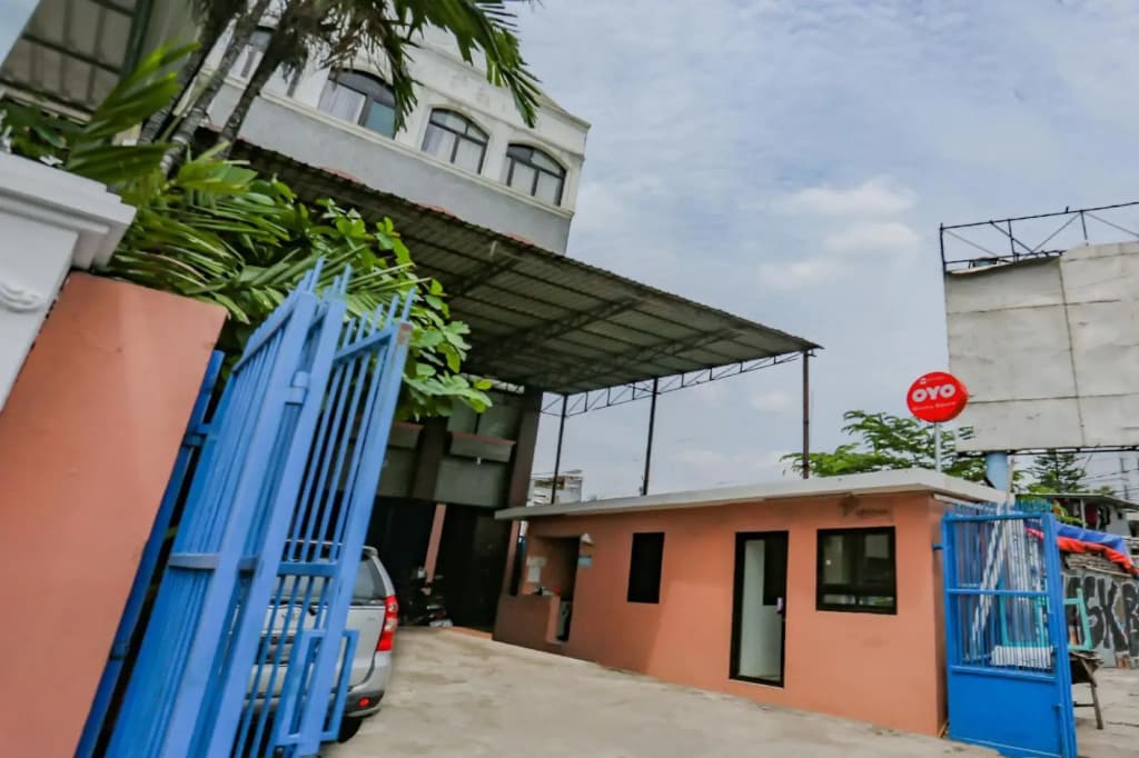 Wisma Basco Syariah by OYO Rooms - photo 44