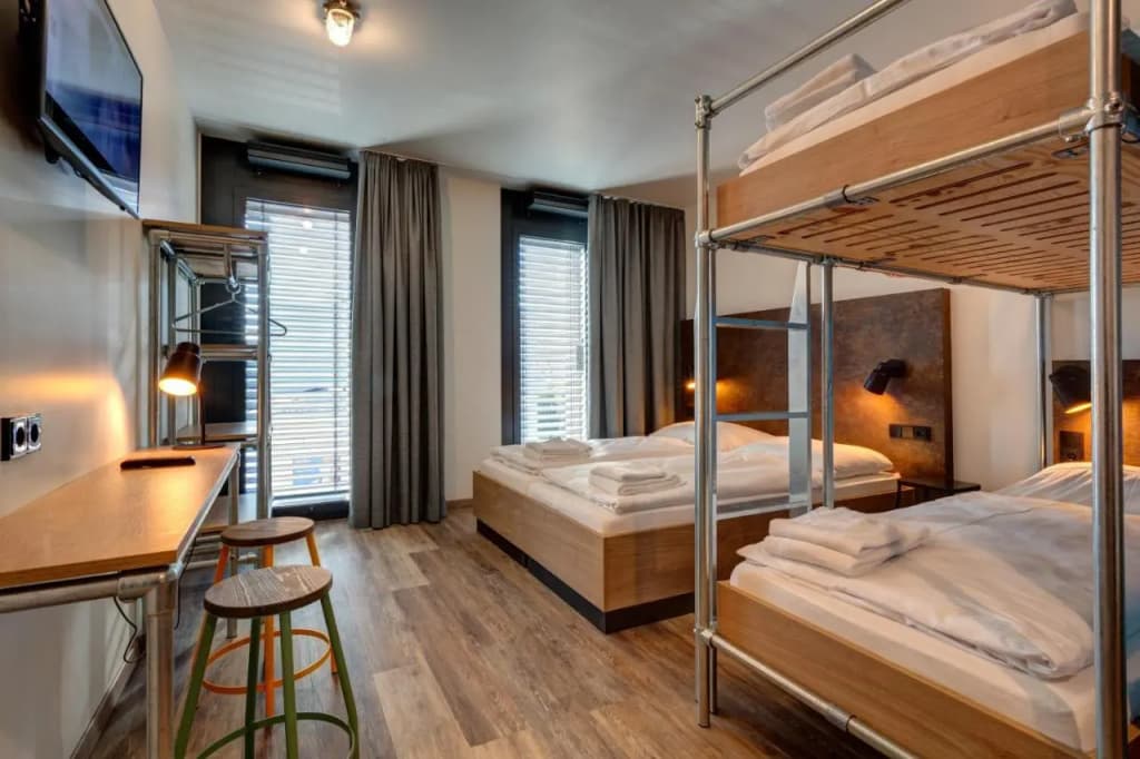 Meininger Hotel Berlin Tiergarten - photo 32
