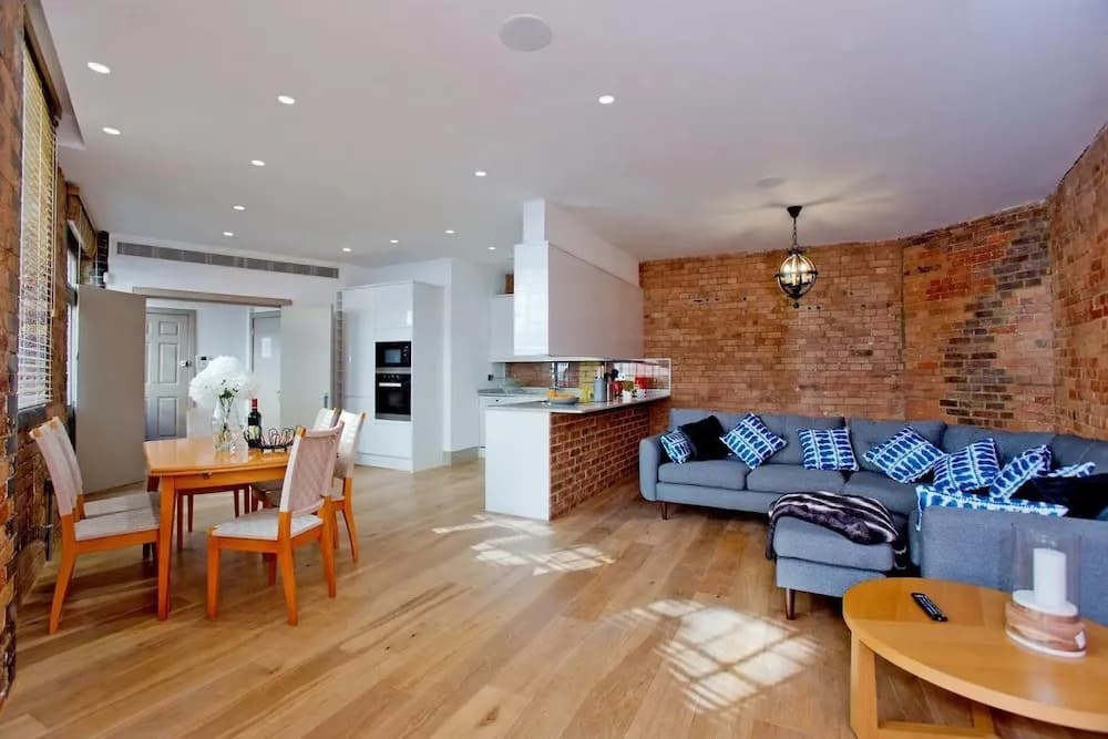 Wells Mews - main photo