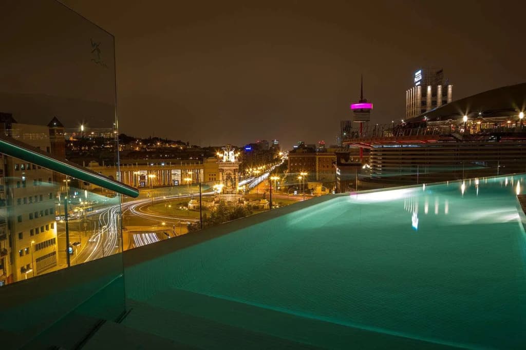 B-Hotel - photo 24