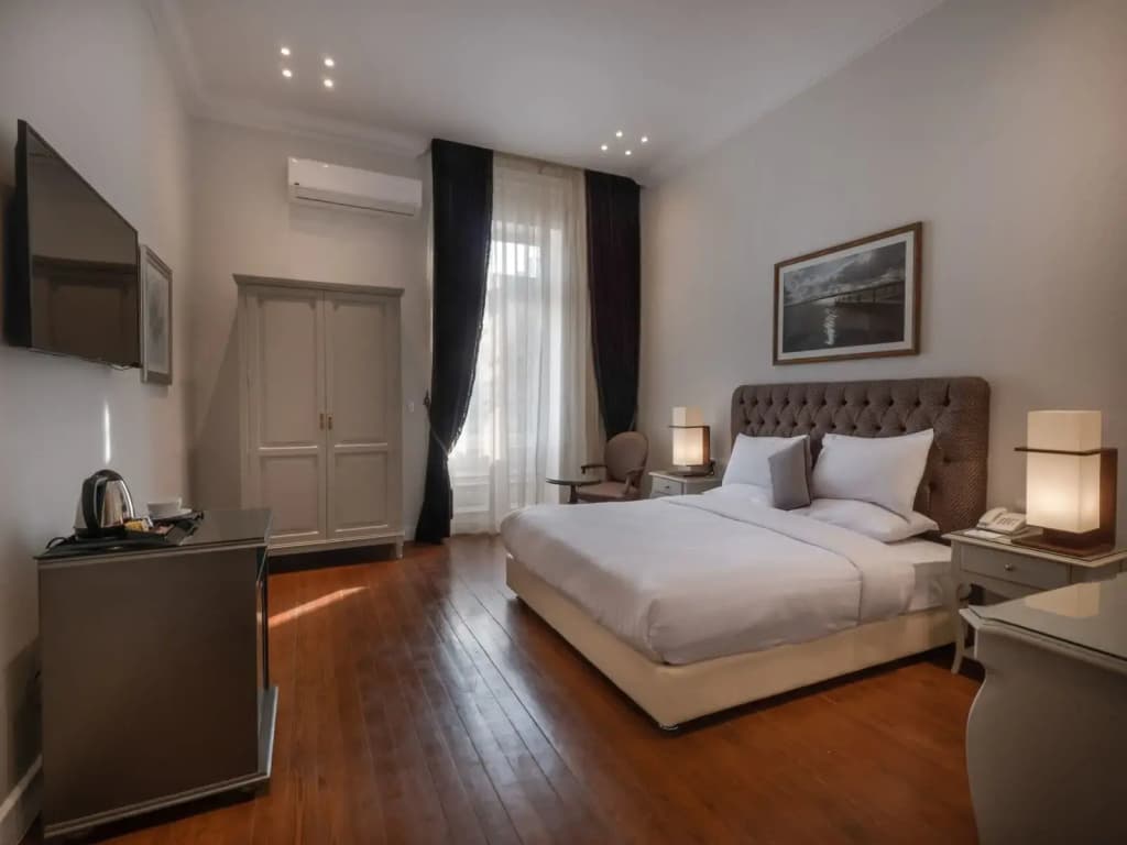 1920s Boutique Hotel and Restaurants - photo 5