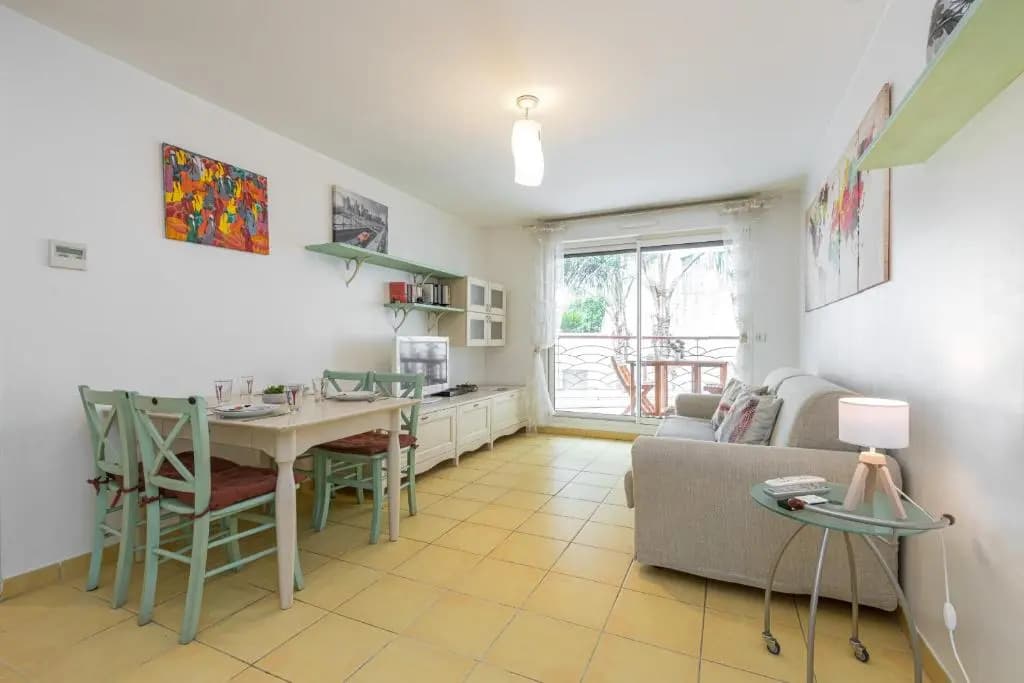 Nice 1 Bedroom downtown Carré d'Or with garage - photo 4