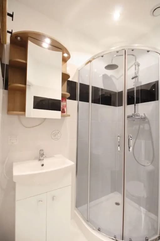 Premium 1BR Stay for 5 Prime Location - photo 4