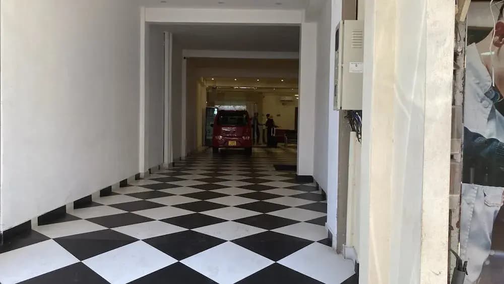 Kings Grand Hotel - photo 18