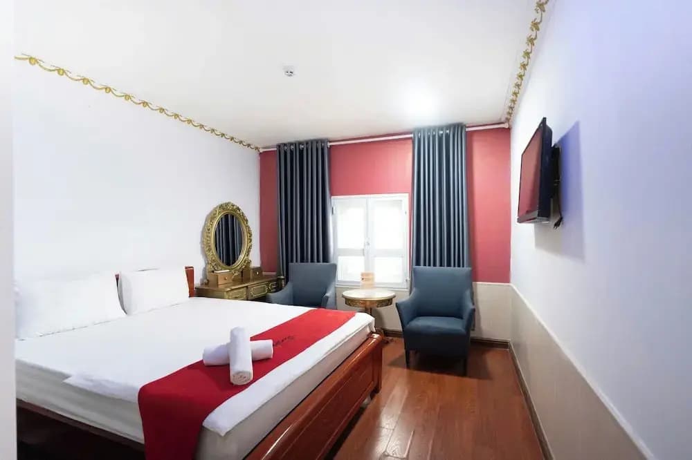 Crowne Bui Vien Hotel - photo 1