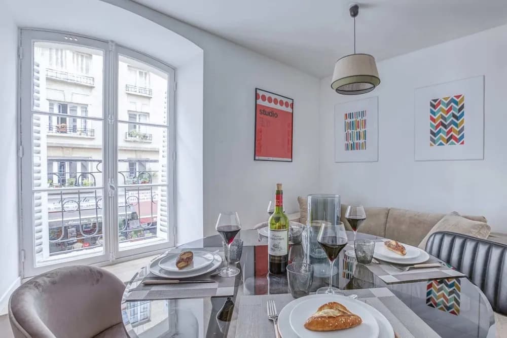 Stunning 3BR Home in the Heart of 10th Arr. Paris! - photo 8