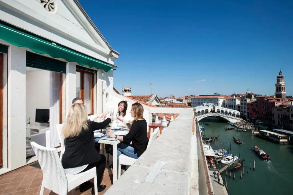 Ve-Nice Suite Rialto View Rt-12 - photo 12