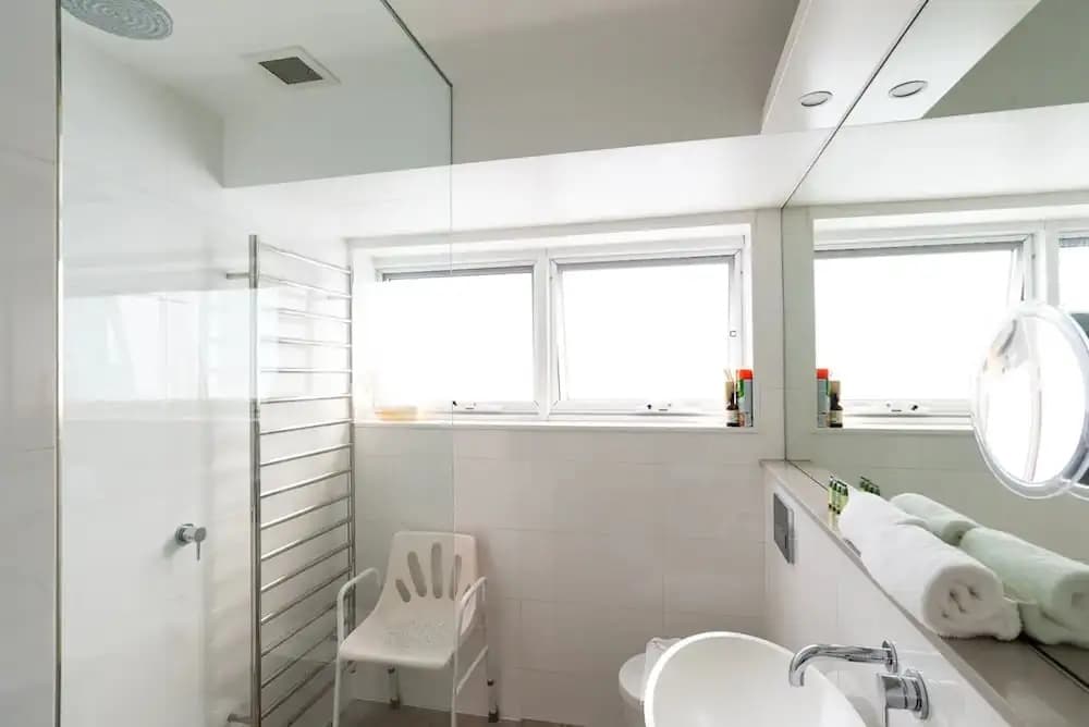 2 Bedroom Apartment with Bay View - photo 7