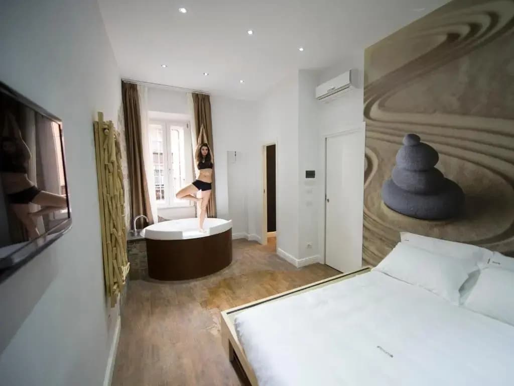 7 Inn Spanish Steps - photo 5