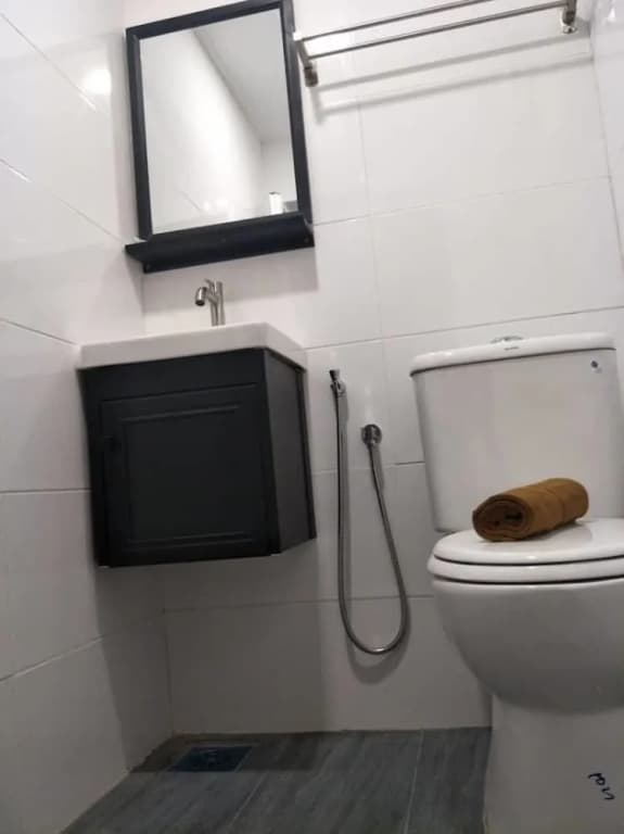 S Avenue Hotel - photo 7