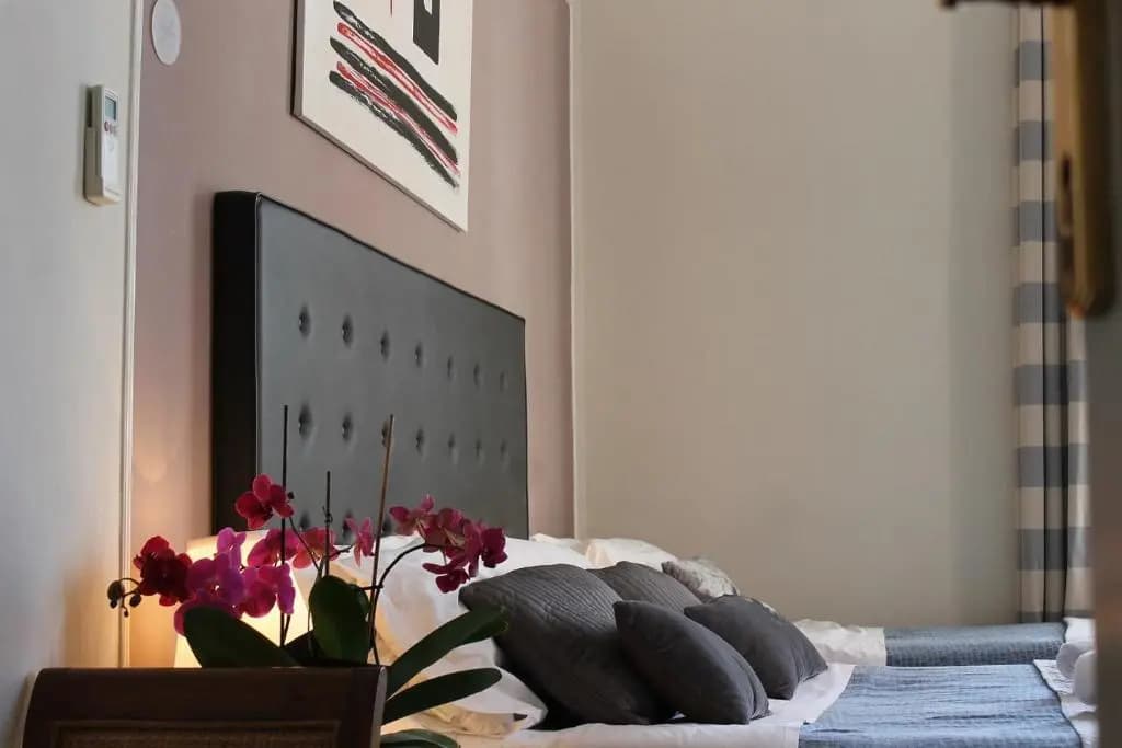 Little Rose Rooms - photo 2