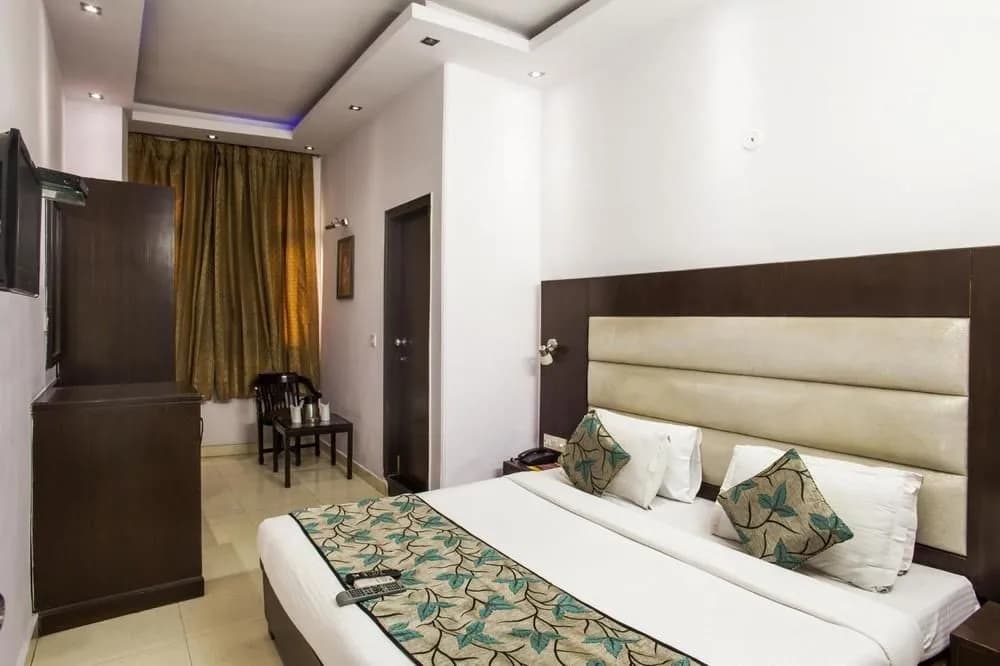 Hotel Sarthak Palace - photo 3