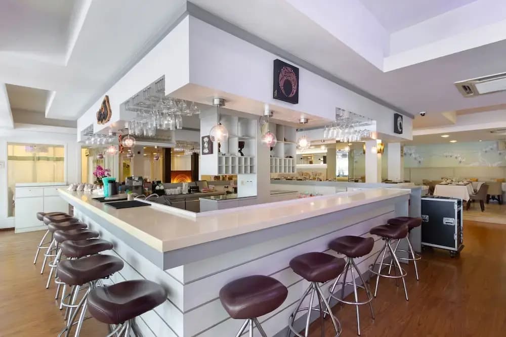 Kings Hotel - photo 17