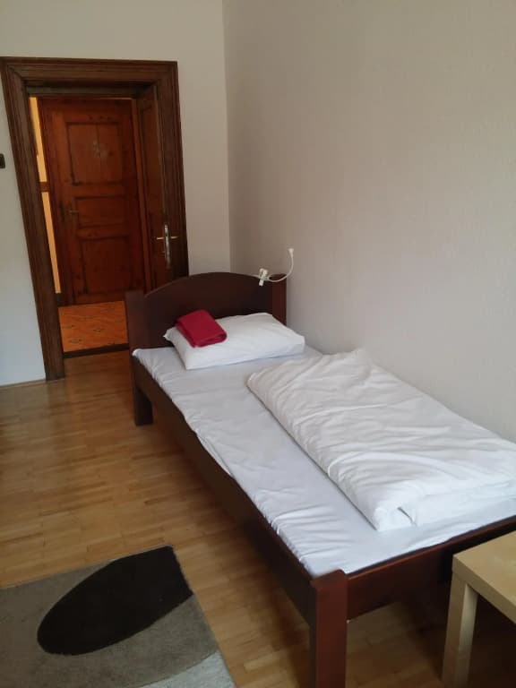 Walking Bed Budapest Hostel - photo 17