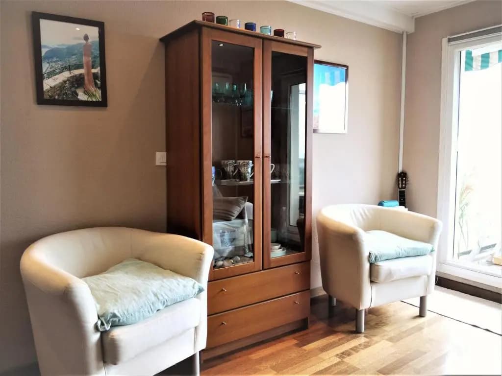 La Prom - a two bedroom apartment with a sea view - photo 1