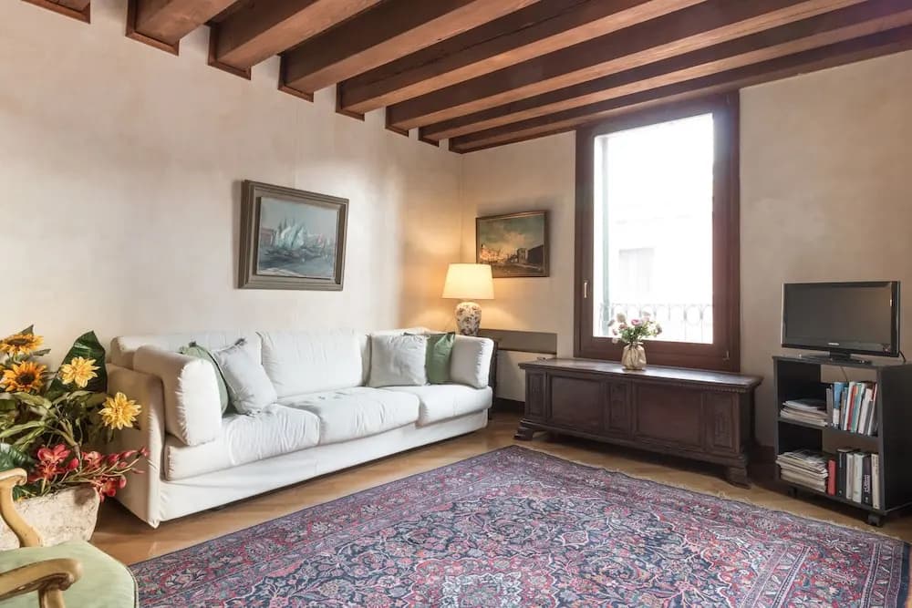 La Fenice Theatre Exclusive Flat - photo 4