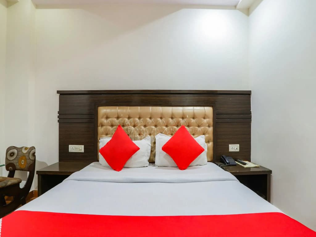 OYO 46221 Hotel Shiv Dev International - photo 4