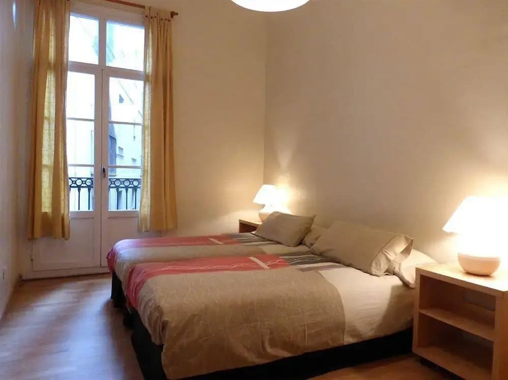 Ramblas Apartments - photo 4