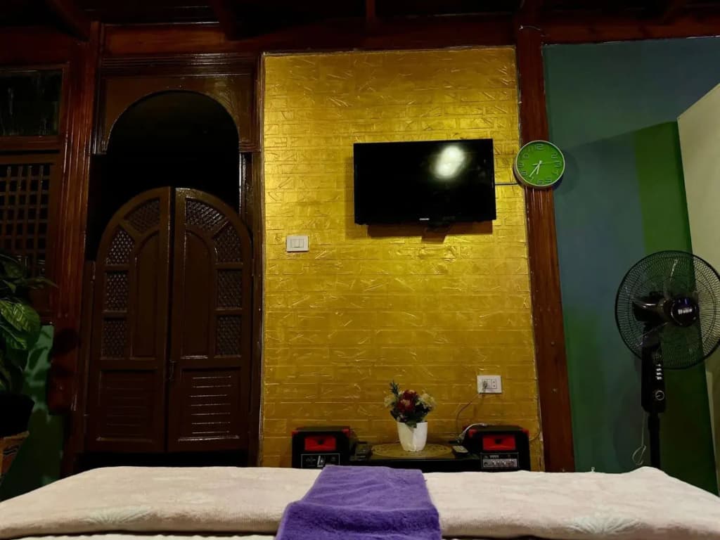 Elegant studio with private entrance with full services - photo 2