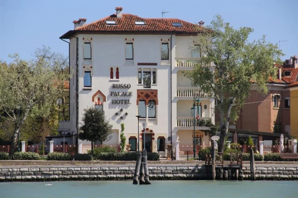 Russo Palace Hotel - main photo