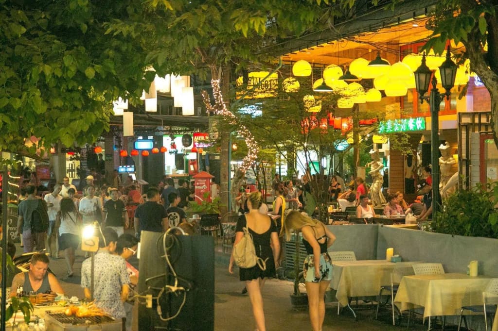 The Street Hostel Bangkok - photo 11