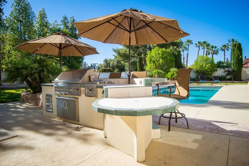 Luxury 6BR 10min to LV Strip Sleeps 20 - photo 19